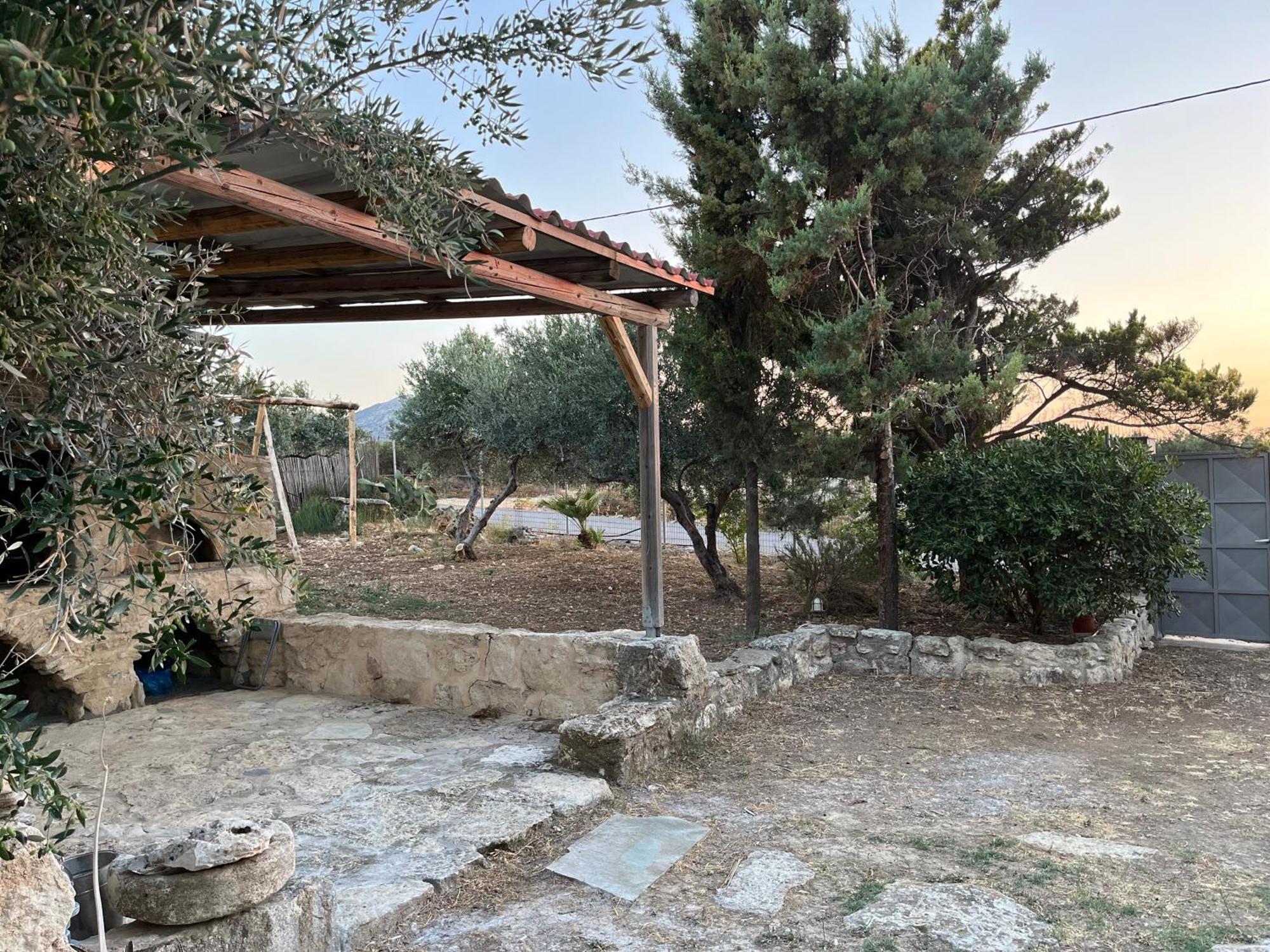 Aletraki -Off-Grid Retreat Above Heraklion, Peaceful Views Archanes Eksteriør billede